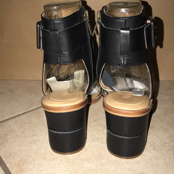 Women’s UGG CLAUDETTE Leather heels 8.5 SALE💕 - Picture 4 of 8